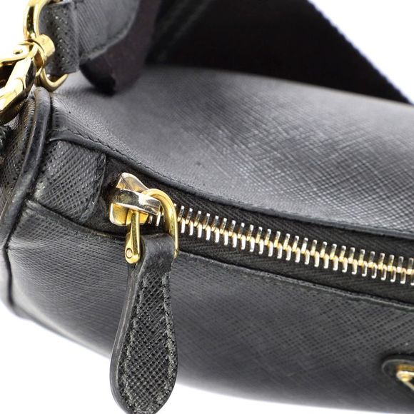 Prada Re-Edition 2005 Shoulder Bag Saffiano Leather Small Black - Picture 8 of 10